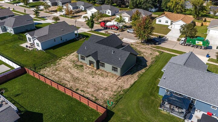 Property Photo: 425 Village Lane WI 54971