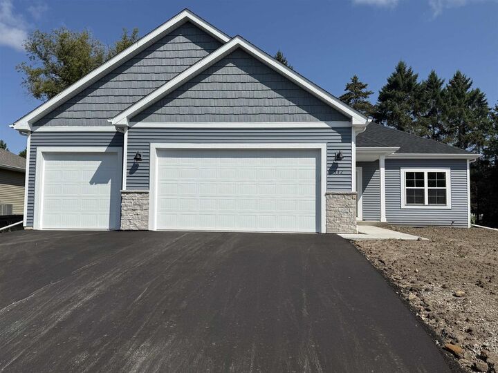 Property Photo:  442 Village Lane  WI 54971 