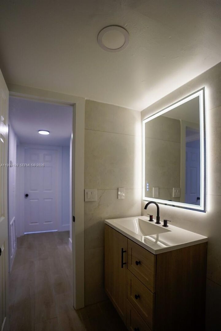 Property Photo:  530 SE 2nd Ave F2  FL 33441 