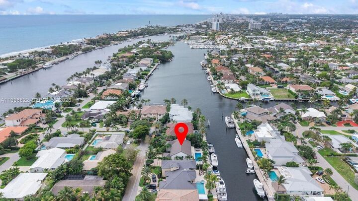 Property Photo: 3333 NE 30th Ave FL 33064