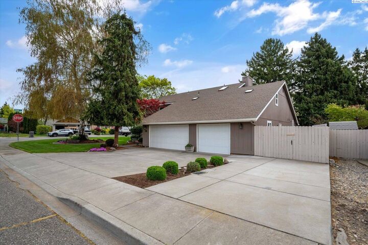 Property Photo: 2466 Montgomery WA 99354