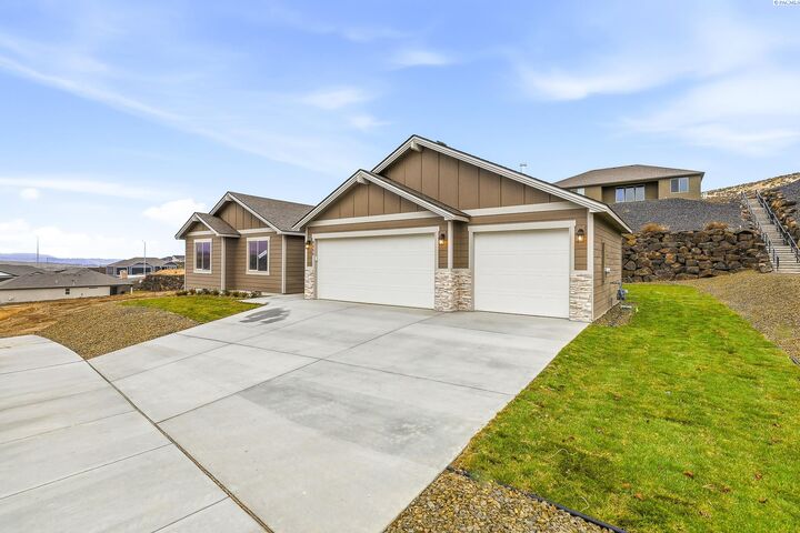 Property Photo:  6556 W 29th Ct  WA 99338 