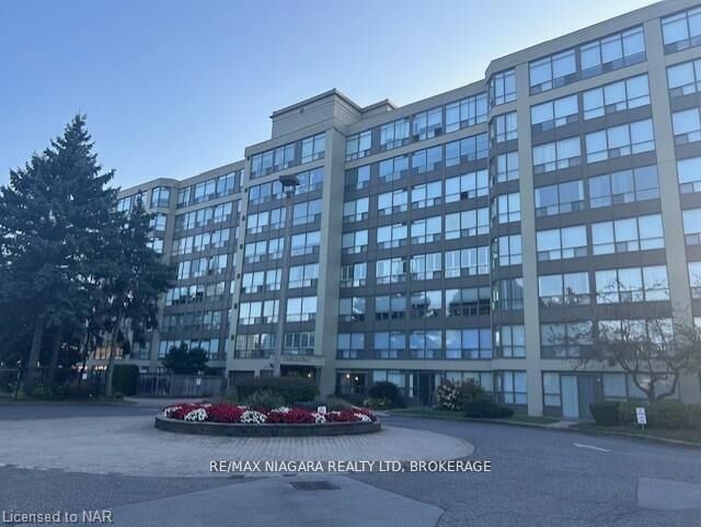 Property Photo: 5100 Dorchester Road 701 ON L2E 7H4
