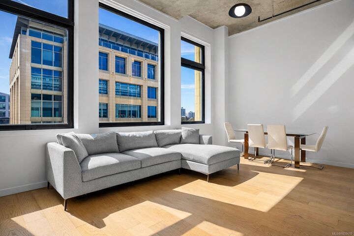 Property Photo: 770 Fisgard St #304 BC V8W 0B8