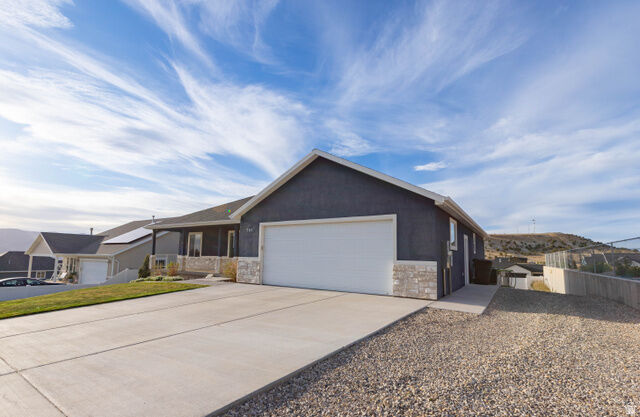 Property Photo:  783 E 70 S  UT 84642 