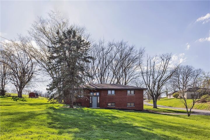 Property Photo:  395 Crescent Dr  PA 15301 