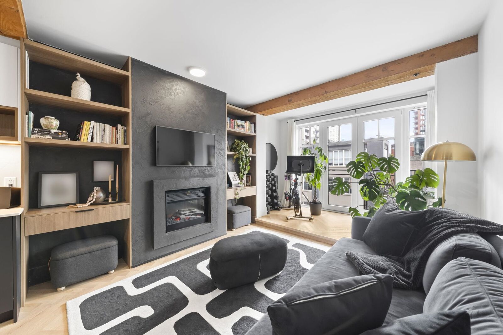 Property Photo: 1275 Hamilton Street 202 BC V6B 1E2