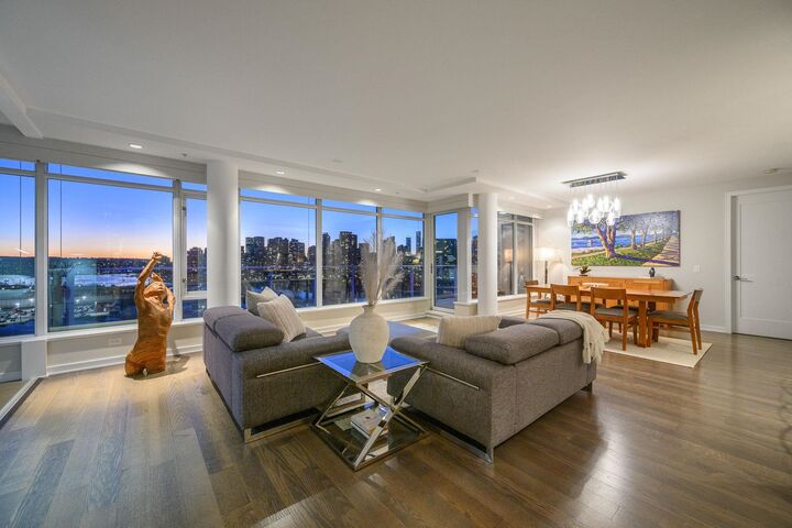 181 W 1st Avenue 1402 — photo 1