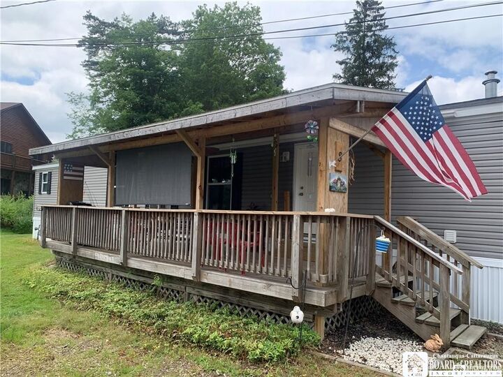 Property Photo:  8 Lawndale Road  NY 14757 