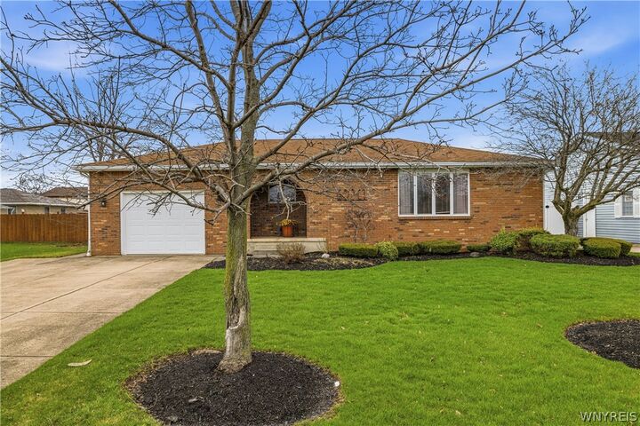 Property Photo: 6941 Rebecca Drive NY 14304