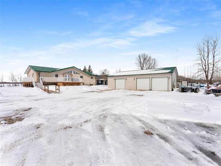 Property Photo:  34 Amy'S Cove  MB R0E 1A0 