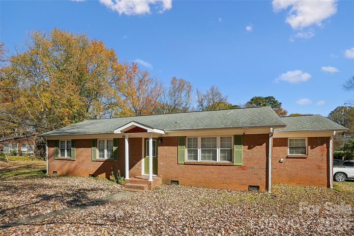 Property Photo:  7459 Elwood Drive  NC 28227 