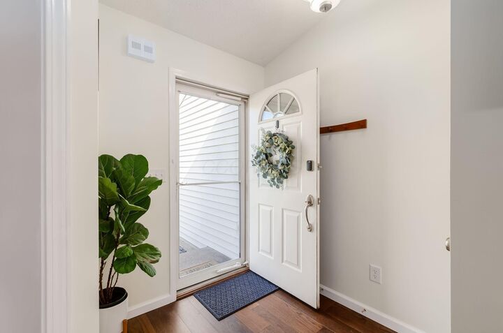 Property Photo: 2114 Stoneside Drive OH 43026