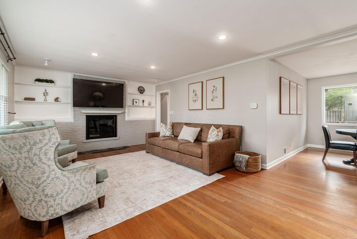 Property Photo: 3166 S Dorchester Road OH 43221