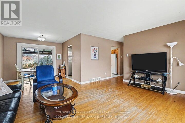 Property Photo:  2091 Lenester Avenue  ON K2A 1K9 