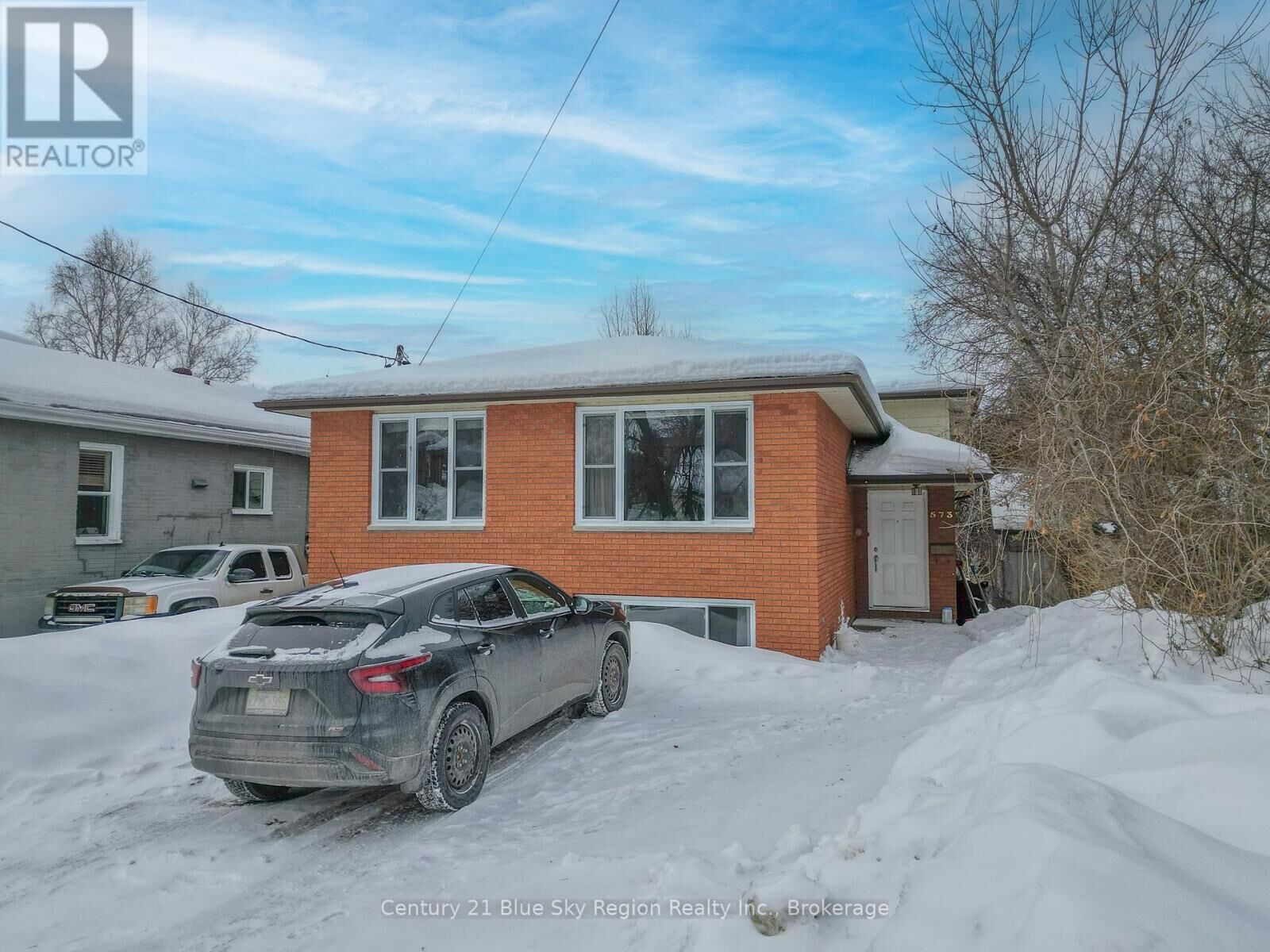 Property Photo:  573 McLeod Street  ON P1B 5S9 