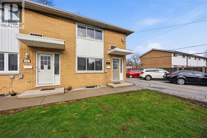 Property Photo: 800 Wellington Street 4 ON N7T 1J5