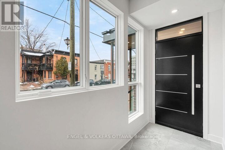 Property Photo:  71 Parent Avenue  ON K1N 0E6 