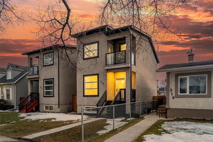 Property Photo:  316 Seven Oaks Avenue  MB R2V 0L3 