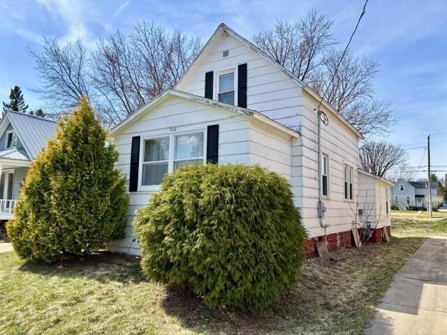 Property Photo:  804 South Peach Avenue  WI 54449 