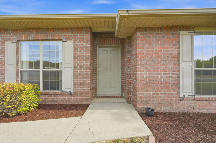 Property Photo: 2273 Lewis Street FL 32536