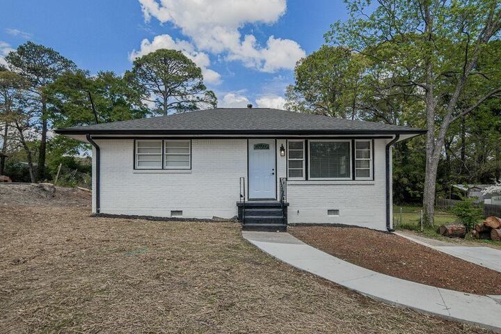 Property Photo:  1044 Rocksprings  GA 30297 