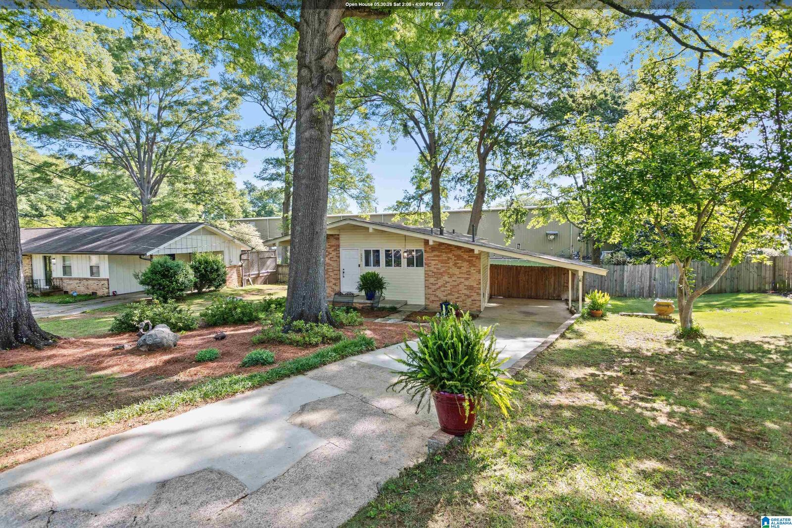 Property Photo: 545 Edgecrest Drive AL 35209