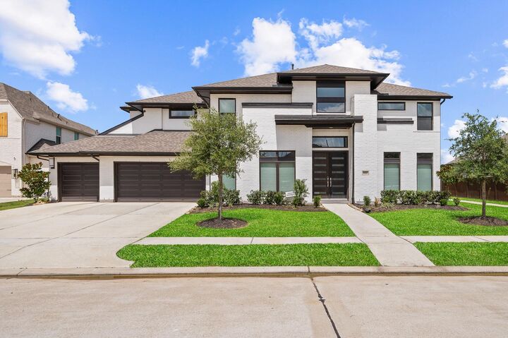 Property Photo: 6618 Mirabeau Lane TX 77493