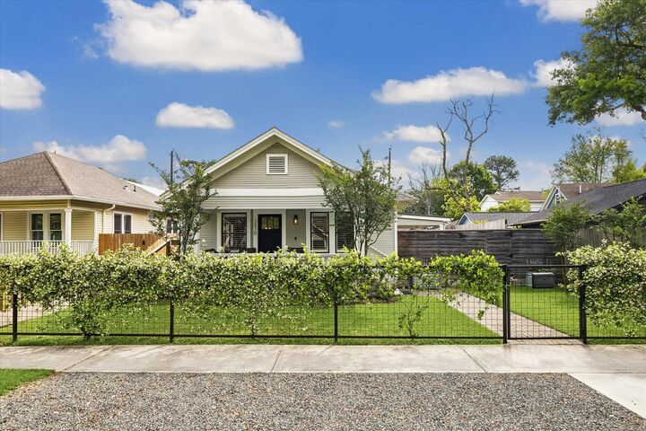 Property Photo:  1310 Tulane Street  TX 77008 