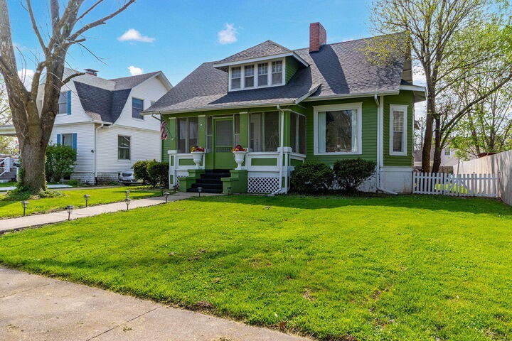 Property Photo:  921 S Olive Street  MO 65265 