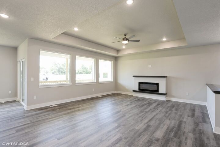 Property Photo:  1020 2nd Street NE  IA 50009 