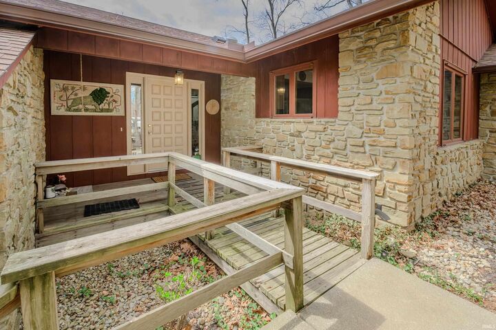 Property Photo:  2622 E Spicewood Court  IN 47401-4340 