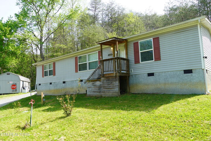 Property Photo: 468 Sugar Loaf Rd TN 37865