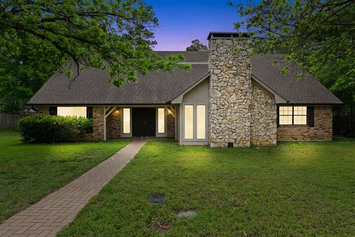 Property Photo:  1810 Azalea Street  TX 75644 