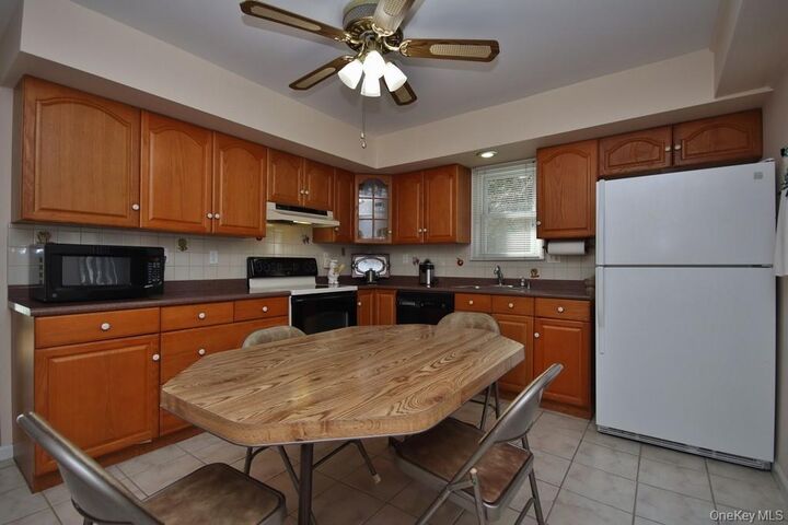 Property Photo:  193 Buckshollow Road  NY 10541 