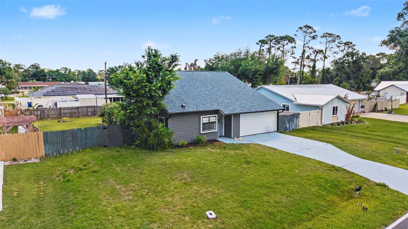 Property Photo: 2819 Silver Palm Drive FL 32141
