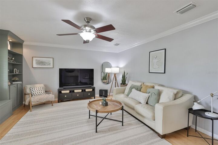 Property Photo:  1311 Estatewood Drive  FL 33510 