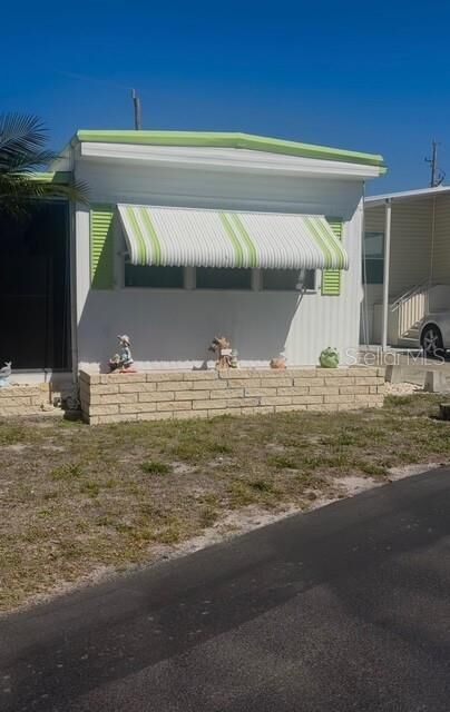 Property Photo:  32 Siesta Circle W  FL 34229 