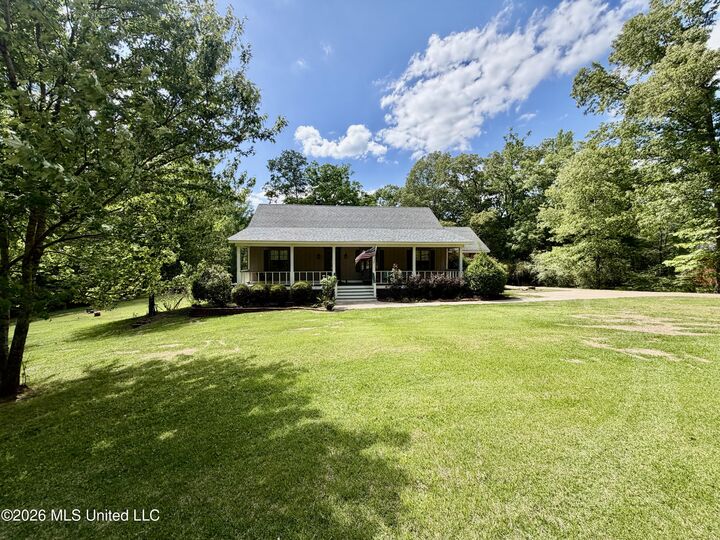 Property Photo:  215 Trace Circle  MS 39154 