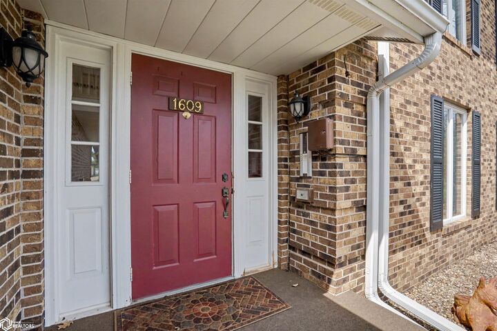 Property Photo:  1609 Orchard Meadow Drive B2  IA 52601 