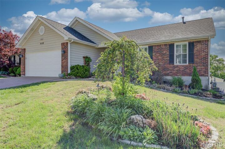 Property Photo:  5152 Kings Park Drive  MO 63129 