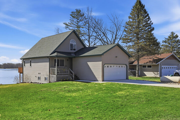 Property Photo:  11417 Pinecrest Drive  MI 49346 