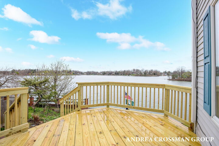 Property Photo: 567 Breezy Bluff Street MI 49015