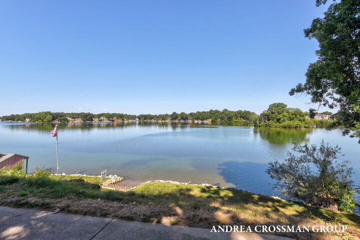 Property Photo: 567 Breezy Bluff Street MI 49015