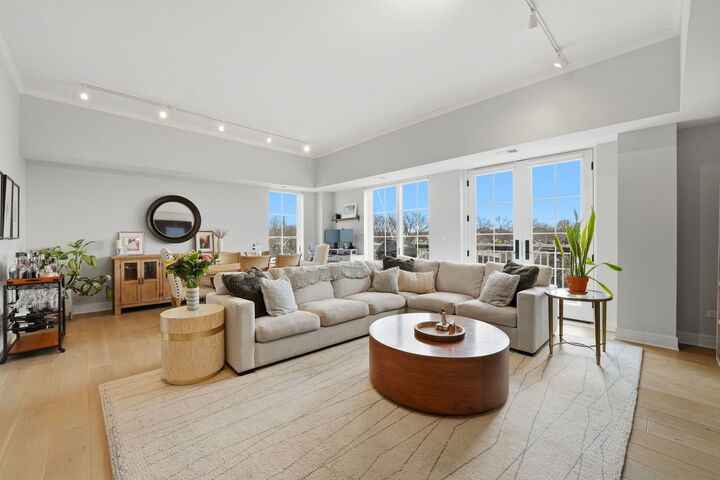 Property Photo:  2762 N Lincoln Avenue 401  IL 60614 