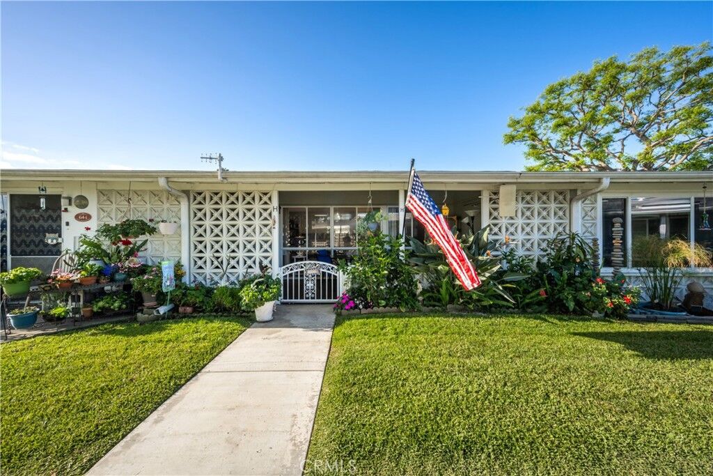 Property Photo:  13961 El Dorado 64H  CA 90740 