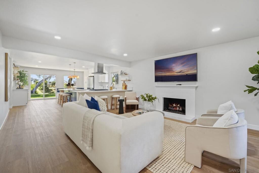 Property Photo: 336 Cadillac Circle CA 92054