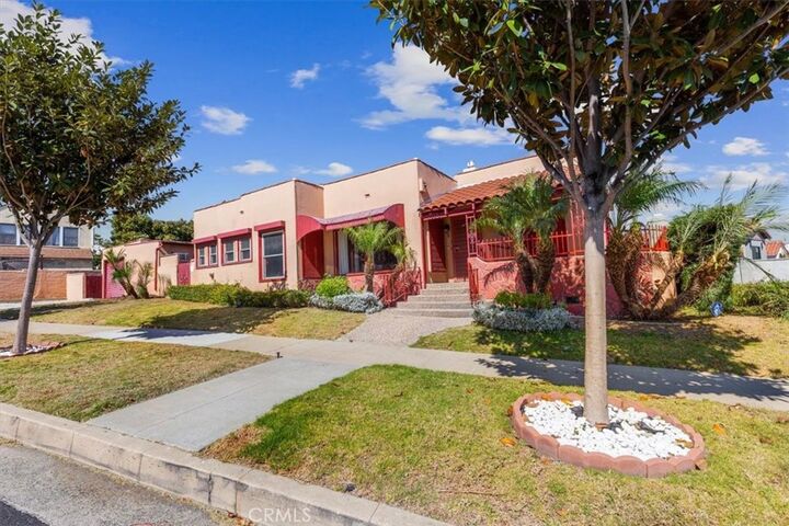 Property Photo:  4930 Chesley  CA 90043 