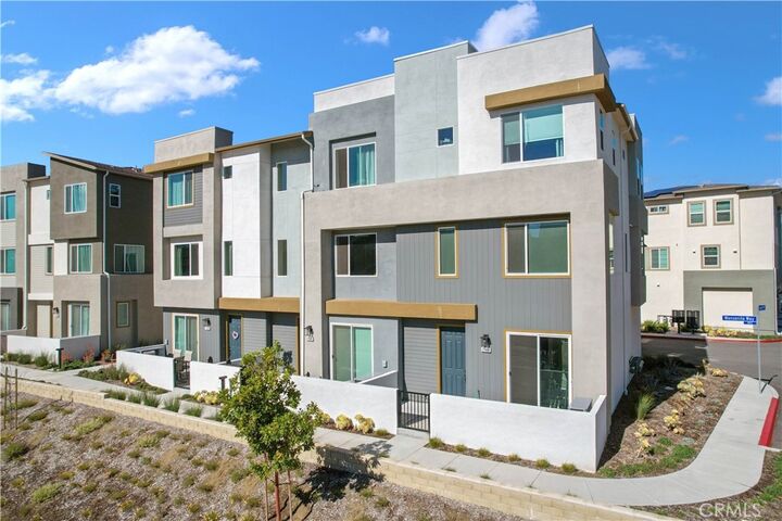 Property Photo:  27582 Manzanita  CA 91381 