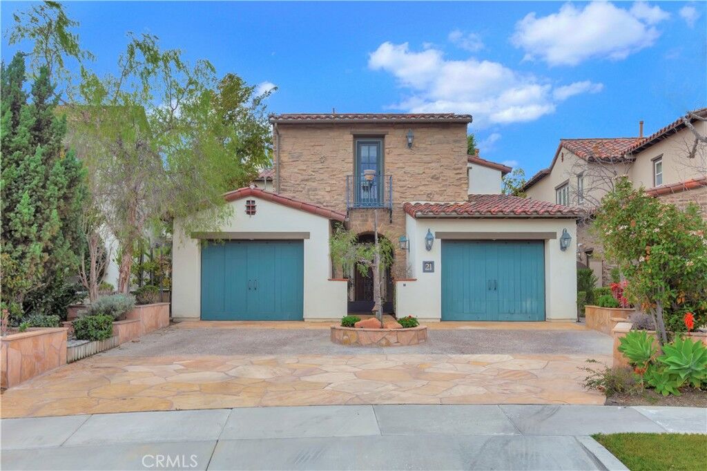 Property Photo: 21 Arches CA 92603